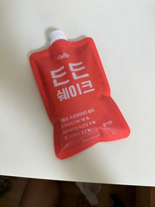 [덜다] 든든 식물성 단백질 쉐이크 40g X 7입 (곡물/딸기) — 2.5점을 준 리뷰어가 2023년 8월 올린 사용 사진