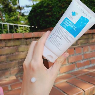랑벨 수퍼내츄럴 아쿠아 수딩 크림 100ml — 5점을 준 리뷰어가 2022년 5월 올린 사용 사진