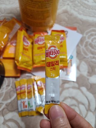 광동생활건강 [광동] 제니비타민C 비타500데일리스틱 180포+제니등신대+제니스티커 — 5점을 준 리뷰어가 2021년 12월 올린 사용 사진