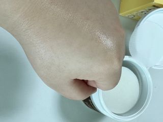 산다화 비타민씨 화이트닝 토너 패드 — 5점을 준 리뷰어가 2023년 9월 올린 사용 사진