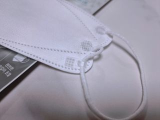에버그린 순면 끈조절 KF80 마스크 - 화이트/블랙 컬러 대형 - 10매 — 5점을 준 리뷰어가 2021년 6월 올린 사용 사진
