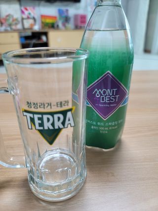 몽베스트 Montbest with Sparkling water Plain 20병 — 5점을 준 리뷰어가 2021년 11월 올린 사용 사진