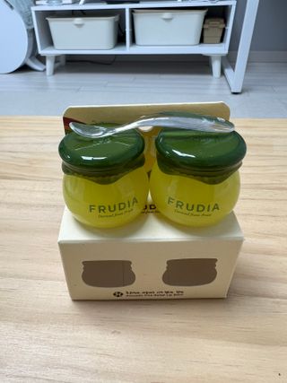 [후르디아] 유아부터 어른까지, 안심 아보카도 립밤 듀오 세트 — 5점을 준 리뷰어가 2024년 1월 올린 사용 사진