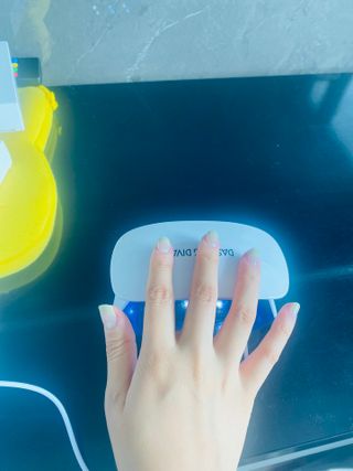 데싱디바 글레이즈 젤네일 스프링 프렌치 네일_5종 중 택 1 — 4점을 준 리뷰어가 2021년 9월 올린 사용 사진