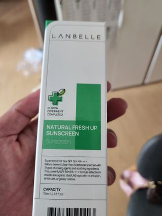 랑벨 내츄럴 프레시 업 선크림 75ml — 5점을 준 리뷰어가 2022년 5월 올린 사용 사진