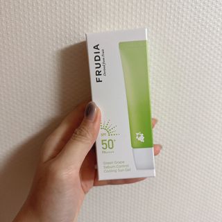 [후르디아] 겉보속촉 피지 컨트롤 청포도 선젤 — 5점을 준 리뷰어가 2023년 3월 올린 사용 사진