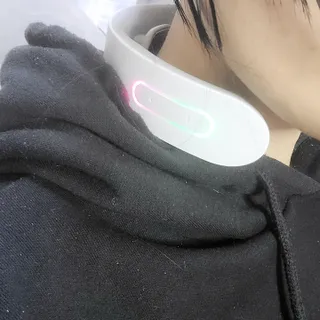 멜리언스 목 마사지기 — 5점을 준 리뷰어가 2022년 2월 올린 사용 사진
