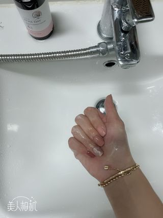 라라로즈데이 시즌2 여성청결제 200ml 아로마 페미민 클렌저, 독일더마인증 — 4.5점을 준 리뷰어가 2021년 8월 올린 사용 사진