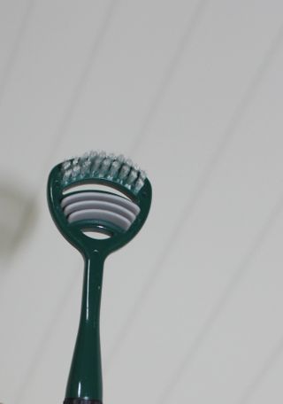 크리오 클리어스 혀백태제거 구취관리 혀클리너 — 5점을 준 리뷰어가 2021년 3월 올린 사용 사진