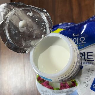 매일바이오 그릭요거트 오리지널 플레인 4개, 로스터리 커피믹스 4개 — 4점을 준 리뷰어가 2021년 12월 올린 사용 사진