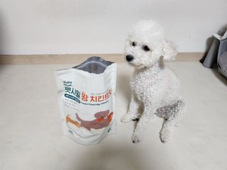 [펫시밀] 원물그대로 영양듬뿍 동결건조 왕북어트릿300g,왕치킨트릿400g,열빙어트릿300g 대용량 간식 — 5점을 준 리뷰어가 2023년 5월 올린 사용 사진