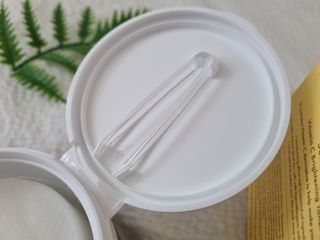 산다화 비타민씨 화이트닝 토너 패드 — 5점을 준 리뷰어가 2023년 5월 올린 사용 사진