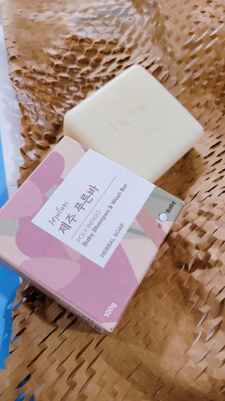 제주인디 제주 푸른바 폴리인디고 베이비 샴푸&워시 — 5점을 준 리뷰어가 2021년 12월 올린 사용 사진