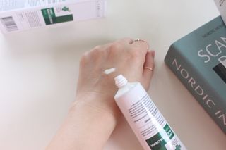 랑벨 랑바이오 블랙 시카 크림 50ml(블랙비 프로폴리스, 시카 4종, 판테놀 10 함유) — 5점을 준 리뷰어가 2022년 4월 올린 사용 사진