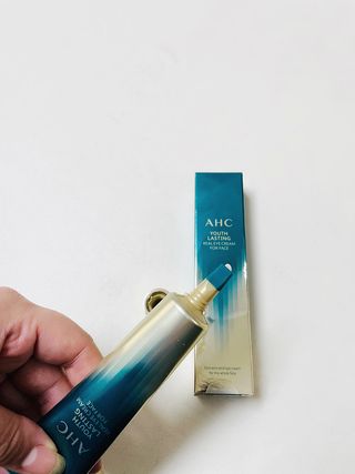 [NEW 탄력유턴 아이크림] AHC 유스 래스팅 리얼 아이크림 포 페이스 — 5점을 준 리뷰어가 2021년 2월 올린 사용 사진
