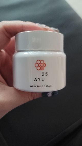 AYU25[아유트웬티파이브]다마스크로즈워터 베이스 천연 수분 촉촉 크림 — 5점을 준 리뷰어가 2021년 4월 올린 사용 사진