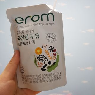 이롬 황성주 박사의 국산콩 두유 검은콩과 17곡 프리미엄 — 5점을 준 리뷰어가 2021년 5월 올린 사용 사진