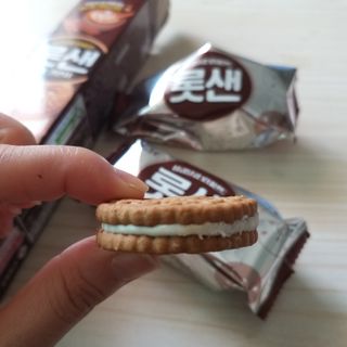 롯데제과 롯샌 카페크런치 — 5점을 준 리뷰어가 2021년 10월 올린 사용 사진