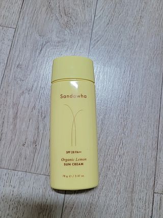 스킨큐어 산다화 유기농 레몬썬크림 — 5점을 준 리뷰어가 2022년 4월 올린 사용 사진