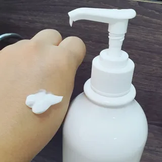 [닥터문] 프리미엄 알로에베라 선크림 500ml — 4.5점을 준 리뷰어가 2022년 6월 올린 사용 사진