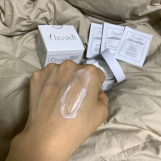 플레라디 에델바이스 인리치드 머랭 크림 — 4점을 준 리뷰어가 2021년 7월 올린 사용 사진