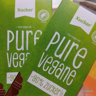 당류2g 자일리톨로 단맛을낸 슈카 퓨어비건 무설탕초콜릿 Xucker vegan 2개입 — 4.5점을 준 리뷰어가 2021년 4월 올린 사용 사진