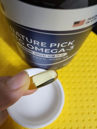 서울약사신협 네이처픽_알티지오메가3_1,205mg x 180캡슐 — 5점을 준 리뷰어가 2021년 9월 올린 사용 사진