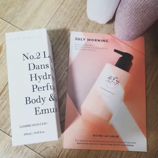 줄라이 모닝 _ JULY MORNING 줄라이모닝 하이드레이팅 퍼퓸드 바디앤핸드 에멀젼 — 5점을 준 리뷰어가 2022년 3월 올린 사용 사진
