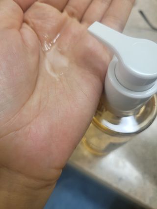 스킨1004 [SKIN1004] 마다가스카르 센텔라 라이트 클렌징 오일 200ml — 5점을 준 리뷰어가 2024년 7월 올린 사용 사진