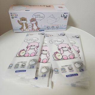 케이파이 나날마스크 [케이파이 나날] KF94 마스크 50매입 (개별포장) ,  여름에도 좋은 숨쉬기 편한 순수 국산 마스크 — 5점을 준 리뷰어가 2022년 9월 올린 사용 사진