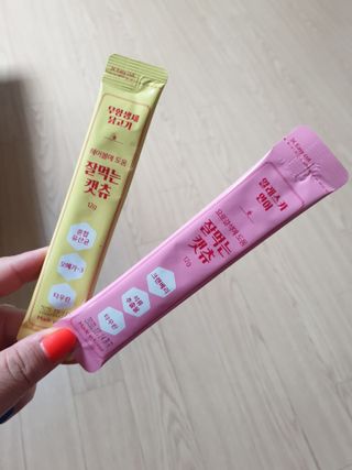 페페로니 잘 먹는 캣츄 - 무항생제 닭고기 12개 + 알래스카 연어 12개 — 5점을 준 리뷰어가 2021년 7월 올린 사용 사진