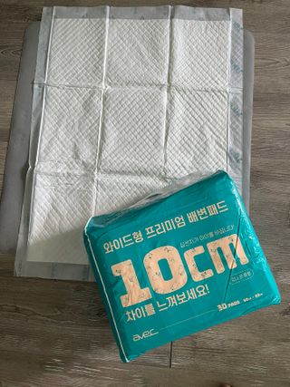 아베크 펫 와이드 프리미엄 대형 애견 강아지 배변 패드 30매 1팩 80g — 5점을 준 리뷰어가 2021년 7월 올린 사용 사진