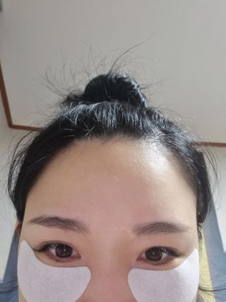 건강누리인터내셔날 레아라 다이아포스 슬리핑 아이패치 골드 & 물광 아이패치 [14회분/총 28매] — 5점을 준 리뷰어가 2022년 7월 올린 사용 사진