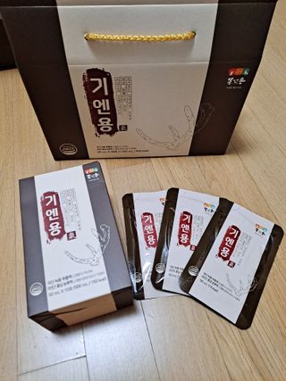 [몸엔용] 무더운 날씨에 국산녹용 기엔용으로 몸보신 50ml x 30포 — 5점을 준 리뷰어가 2021년 6월 올린 사용 사진