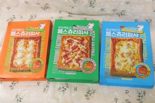 [푸딩팩토리] 페스츄리 피자 4종 택3_파이브 치즈/페퍼로니 비프칠리/고추베이컨 포테이토/허니고르곤졸라 — 5점을 준 리뷰어가 2022년 6월 올린 사용 사진