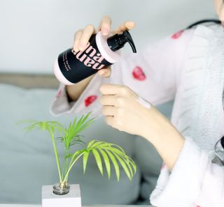 난나 살몬 스파이더 검버섯 미백 톤업 화이트닝 연어 앰플 크림 300ml 대용량 — 5점을 준 리뷰어가 2022년 11월 올린 사용 사진