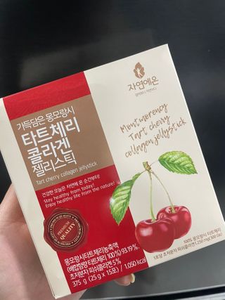 자연에온 가득담은 몽모랑시 타트체리 콜라겐 젤리스틱 — 4점을 준 리뷰어가 2021년 1월 올린 사용 사진