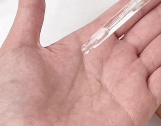 스킨큐어 산다화 비타민c 화이트닝 에센스 30ml — 5점을 준 리뷰어가 2023년 10월 올린 사용 사진