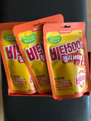 광동생활건강 [광동] 비타500데일리스틱 70포+쇼핑백+구미3개 — 5점을 준 리뷰어가 2021년 12월 올린 사용 사진
