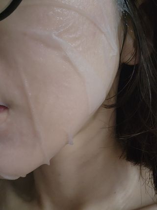 비프리코스메틱 더블아이스진정마스크팩 5매 — 5점을 준 리뷰어가 2023년 3월 올린 사용 사진