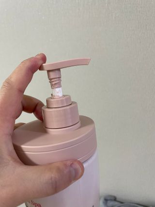 벨먼 내추럴 스파 머드레티놀 바디워시(그린로즈, 미드나잇 피오니) — 5점을 준 리뷰어가 2022년 5월 올린 사용 사진