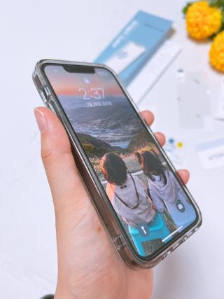 아클리브 Premium 항균 항바이러스 액정 보호필름(iPhone) — 5점을 준 리뷰어가 2022년 1월 올린 사용 사진