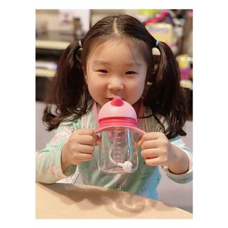 유비맘 트라이탄 코니빨대컵_컬러 랜덤 발송 — 4.5점을 준 리뷰어가 2021년 1월 올린 사용 사진