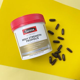 Swisse 스위스 고함량 프로폴리스 2,000mg 210정 — 5점을 준 리뷰어가 2021년 11월 올린 사용 사진