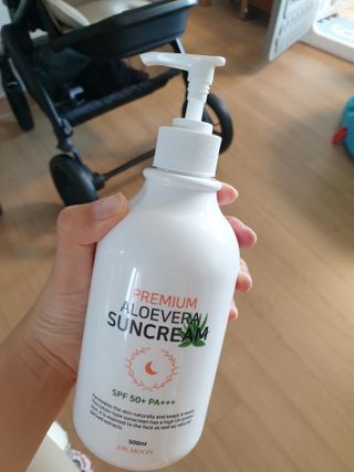[닥터문] 프리미엄 알로에베라 선크림 500ml — 5점을 준 리뷰어가 2022년 6월 올린 사용 사진