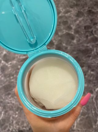 리더스코스메틱 리더스 카밍 바이오틱스 퀵 수딩 패드 — 5점을 준 리뷰어가 2022년 8월 올린 사용 사진