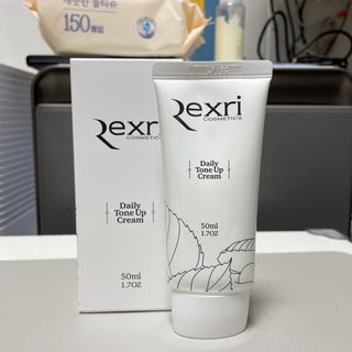 렉스리 데일리 톤업 크림 Rexri Daily Tone Up Cream — 1점을 준 리뷰어가 2022년 10월 올린 사용 사진