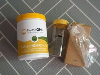 프로티원 단백질쉐이크 녹차맛 2주분 1통+보틀 — 4점을 준 리뷰어가 2021년 3월 올린 사용 사진