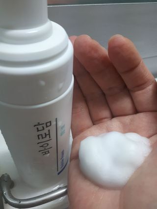 [바이로담] 저자극 약산성버블 폼 폼클렌징 150ml — 5점을 준 리뷰어가 2021년 4월 올린 사용 사진