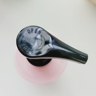 난나 살몬 스파이더 검버섯 미백 톤업 화이트닝 연어 앰플 크림 300ml 대용량 — 5점을 준 리뷰어가 2022년 8월 올린 사용 사진